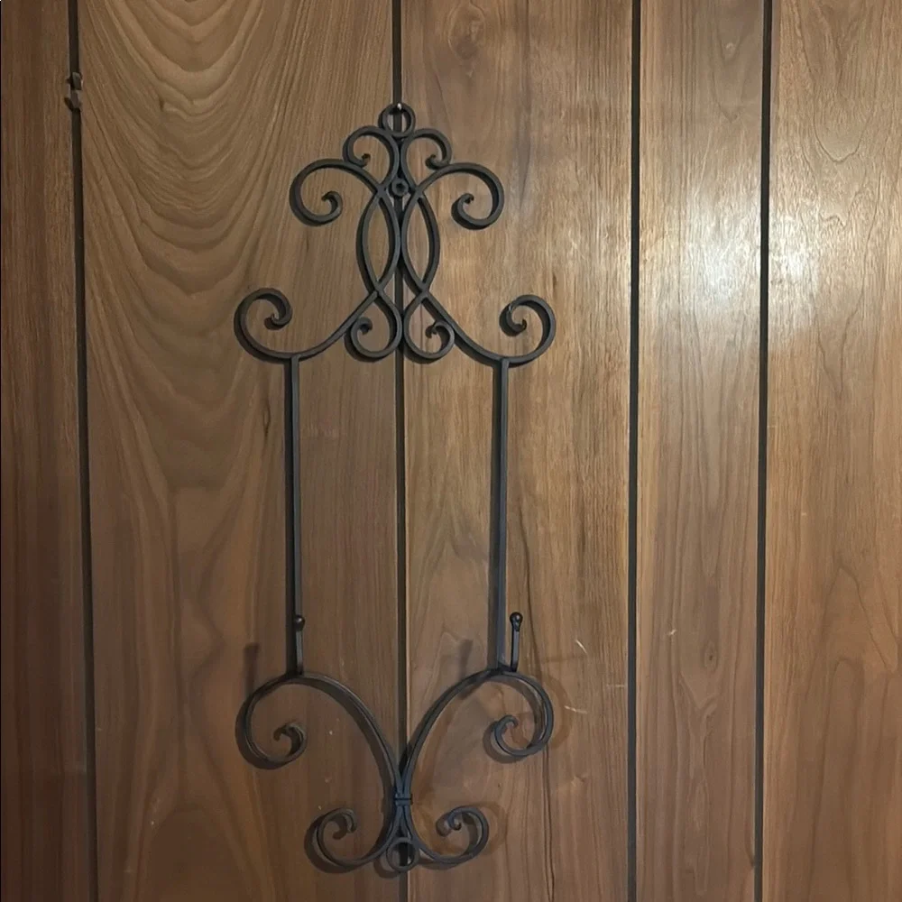 Black Scrollwork Wall Plate Rack